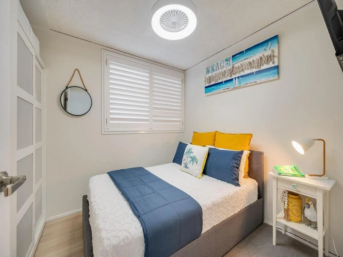Apartment Steps To Kings Beach, Absolute Beachfront & Big Balcony Caloundra